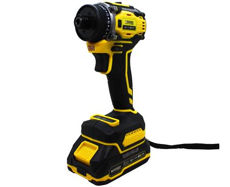 ATORNILLADOR DE IMPACTO BRUSHLESS 18 V CON BATERÍA 2 AH 140 NM
